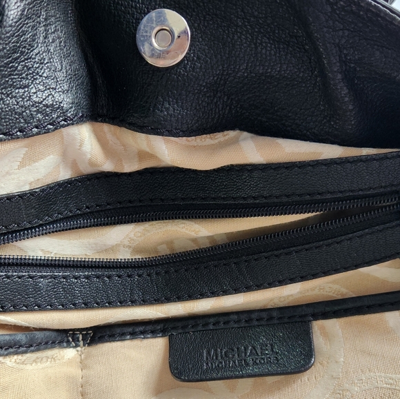 Michael Kors women's black crossbody  leather bag  size OS - Picture 8 of 13